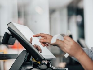 TWINT und Karteterminals nahtlos iibinde: So funktioniered automatisierti Zahlige ohni Tippfehler